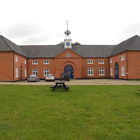The Stables At Henham Park Panzió Southwold Kültér fotó